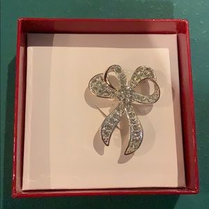 Silver Bow Brooche